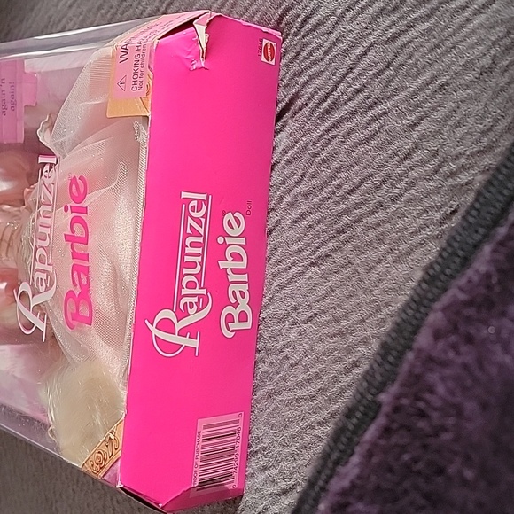 Vintage Rapunzel Barbie - Picture 2 of 8